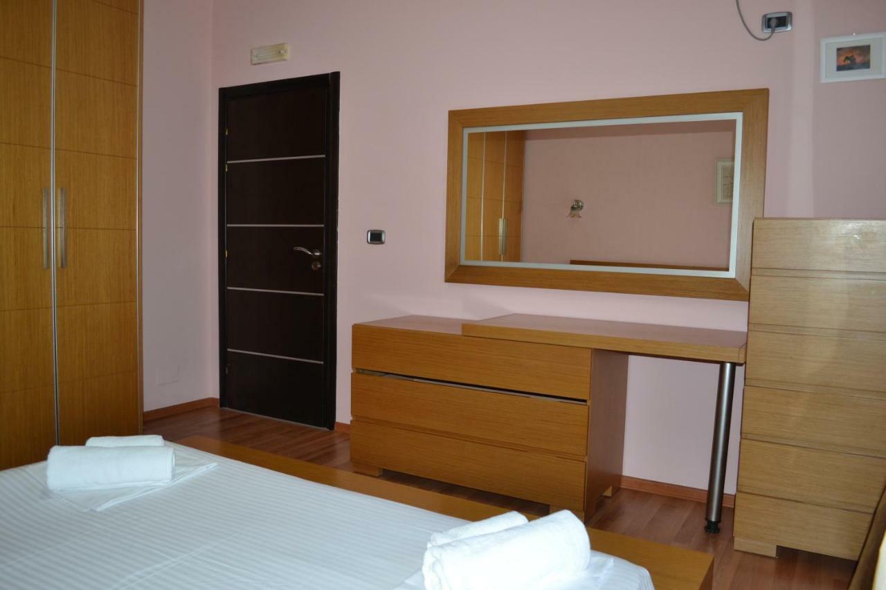 Penthouse Terrace 4 Bedrooms Apartment Vlorë Eksteriør bilde
